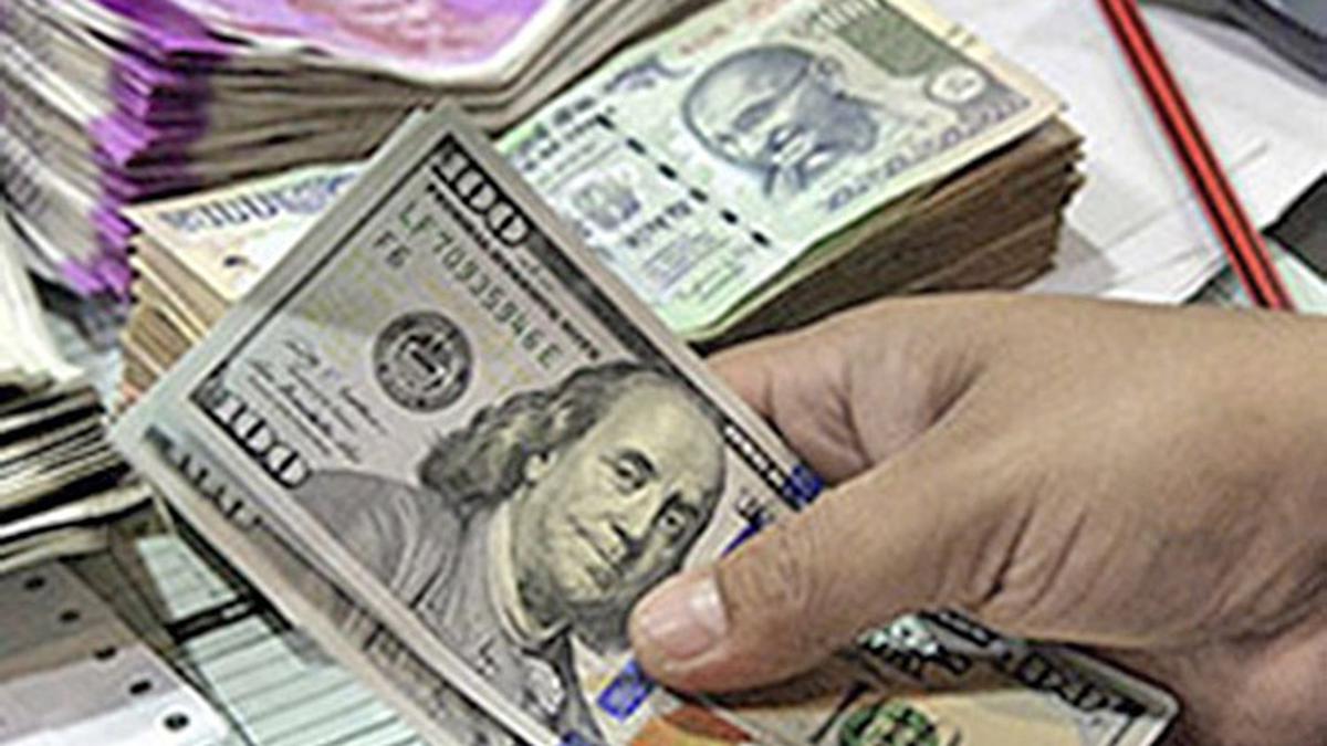 Rupee falls 10 paise in early trade
