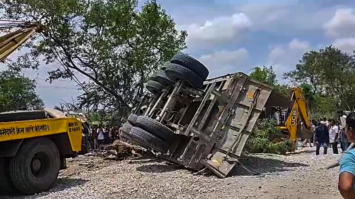 10 killed, more than 20 injured as truck rams into highway hotel in Maharashtra’s Dhule