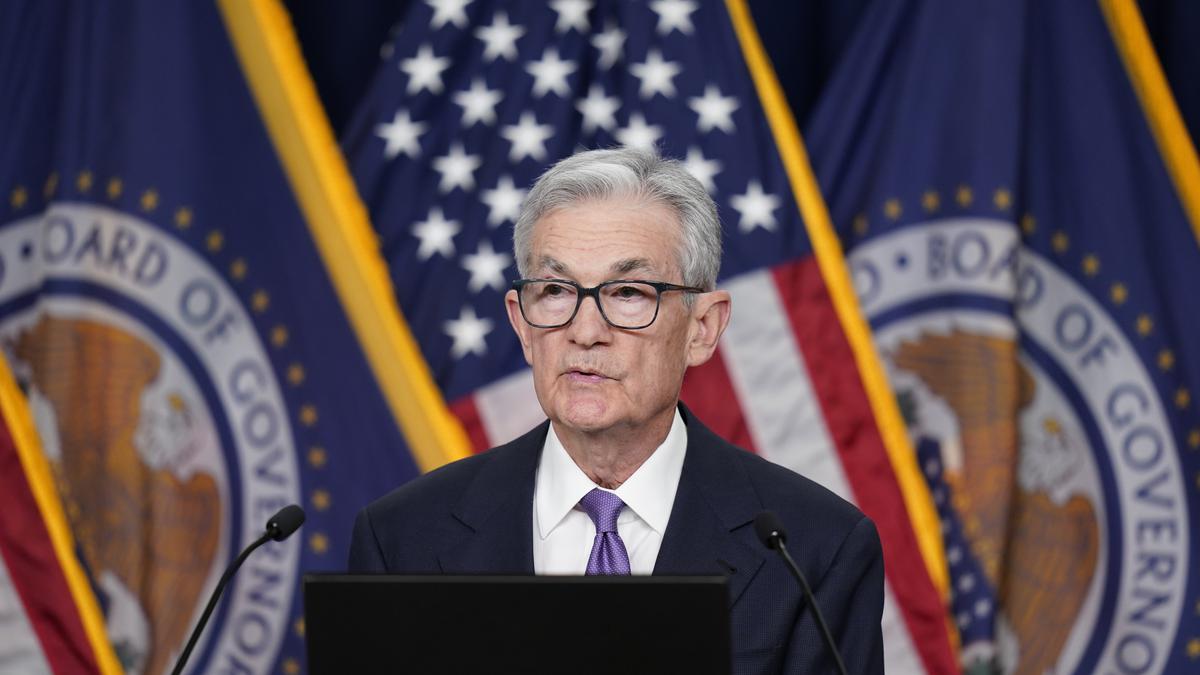 U.S. Federal Reserve keeps key interest rate unchanged and foresees 3 rate cuts next year