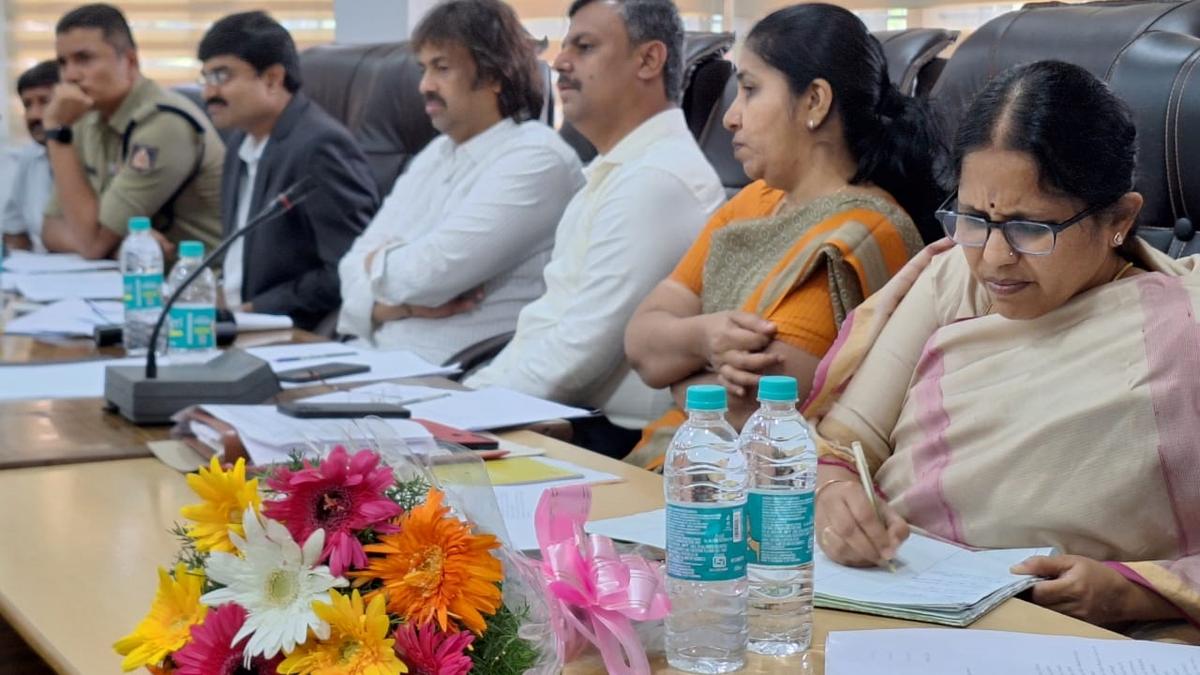 Bhadra ICC meeting resolves to stop release of water to left bank canal