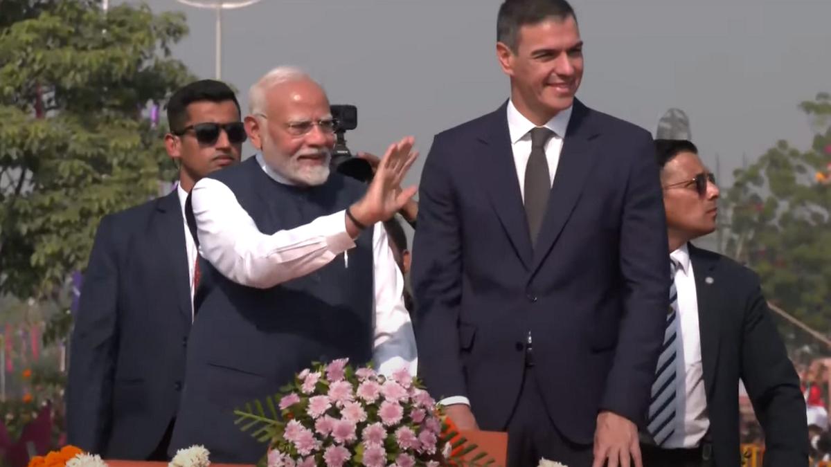PM Modi, Spanish PM inaugurate Tata Aircraft Complex in Gujarat | LIVE