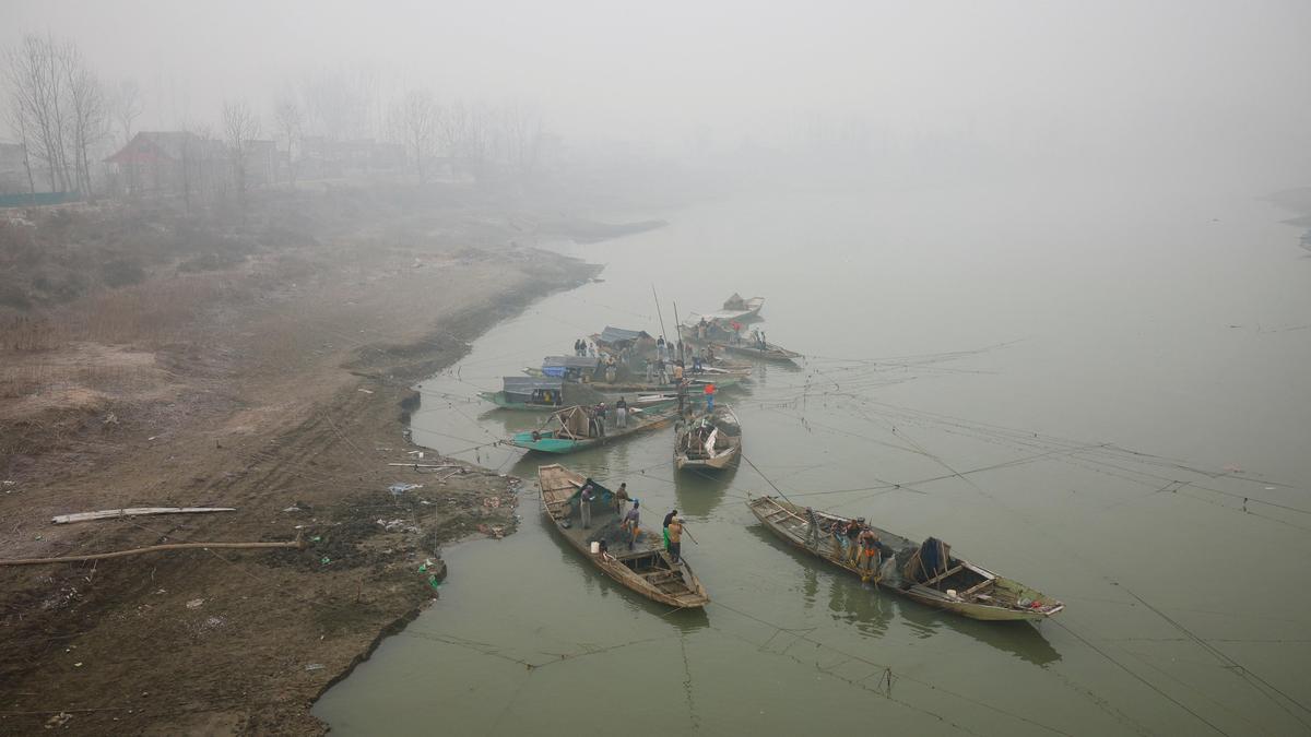 Snow, rain likely as Kashmir braces for 'Chillai-Kalan'