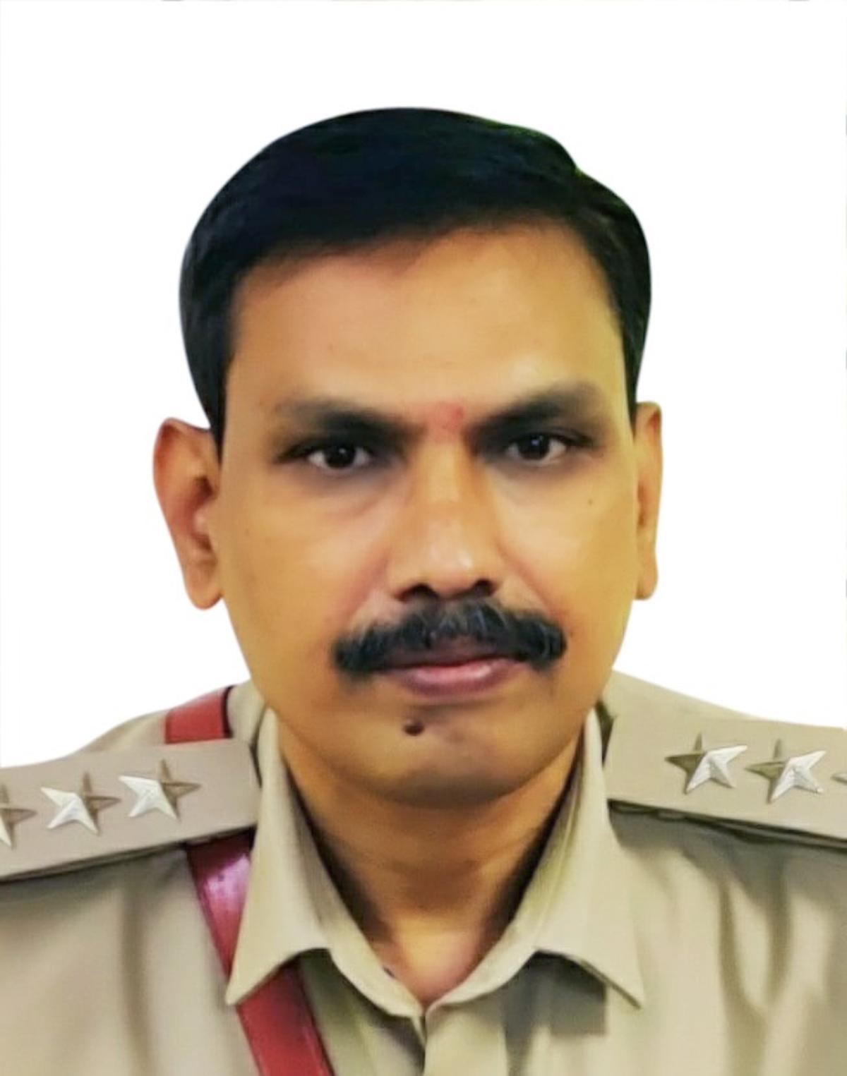 అవినీతి నిరోధక శాఖ కర్నూలు డీఎస్పీ జె.శివనారాయణ స్వామి. 