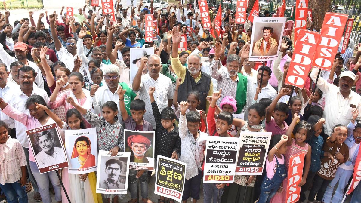 Demonstration against closure of govt. schools; outrage against KPS Magnet Scheme