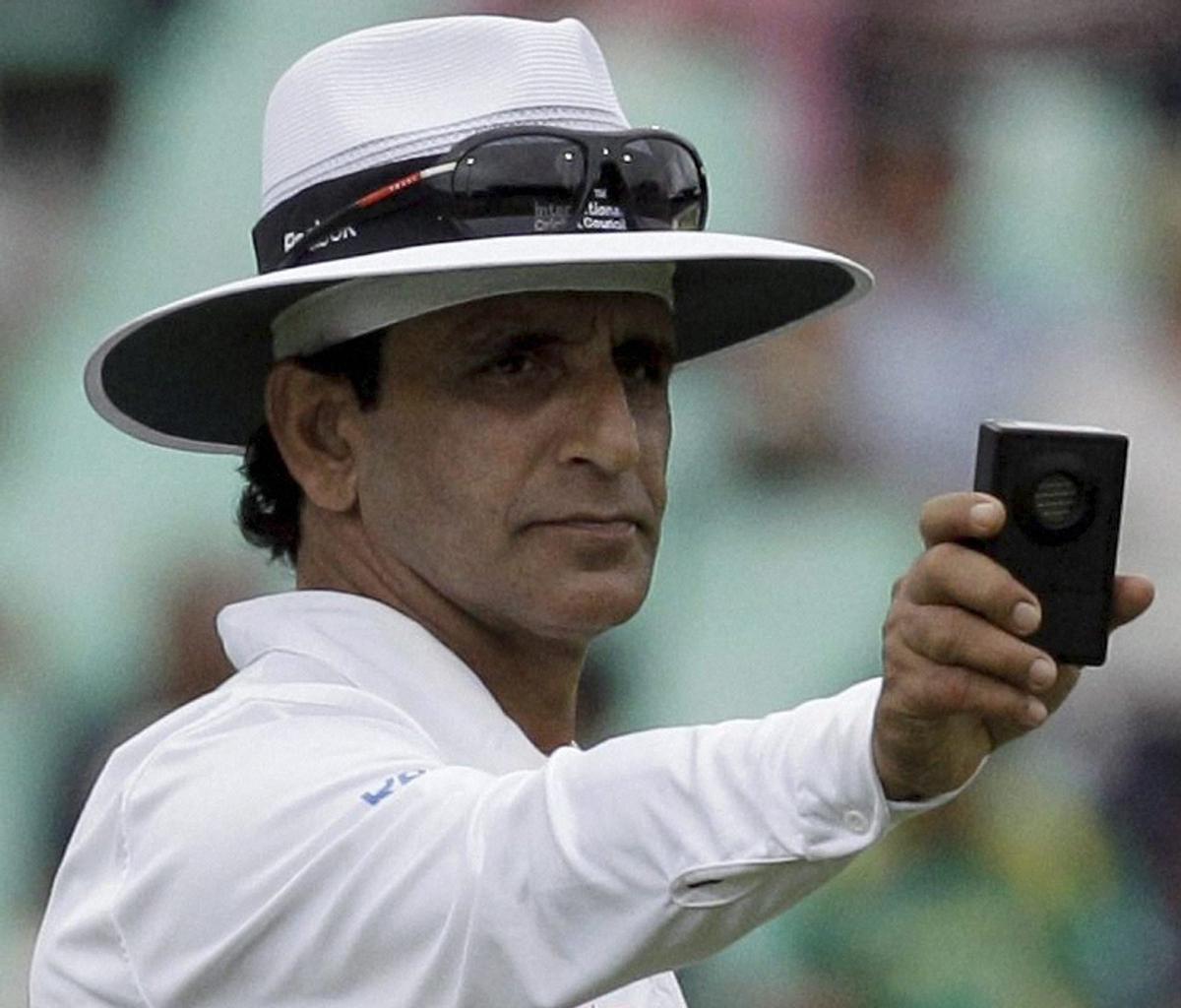 Pakistani umpire Asad Rauf passes away - Rediff.com