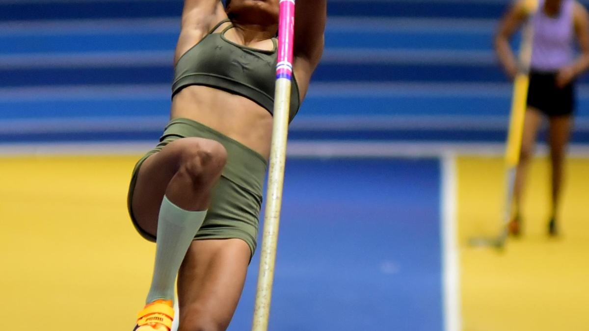 Baranica Elangovan vaults to a new mark in National Indoor championships