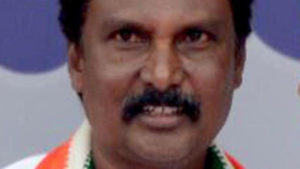 Congress will be destroyed if Siddaramaiah is replaced, says Lakhan Jarkiholi