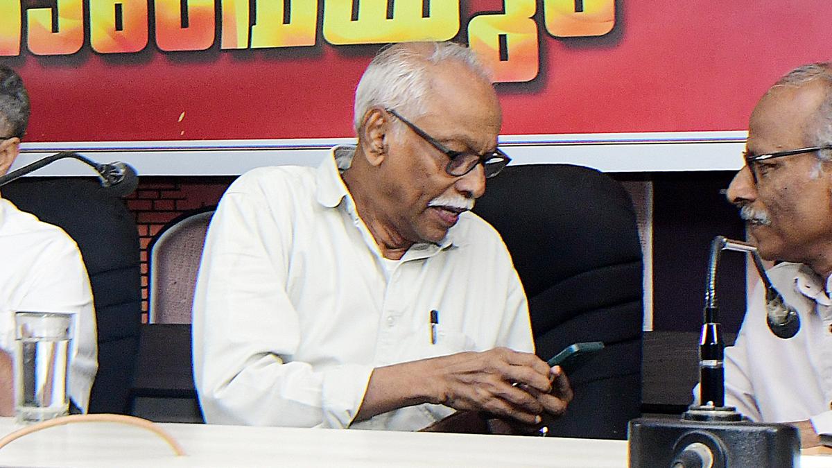 ‘Bharat Mata’ row may nurture divisiveness, claims Karassery