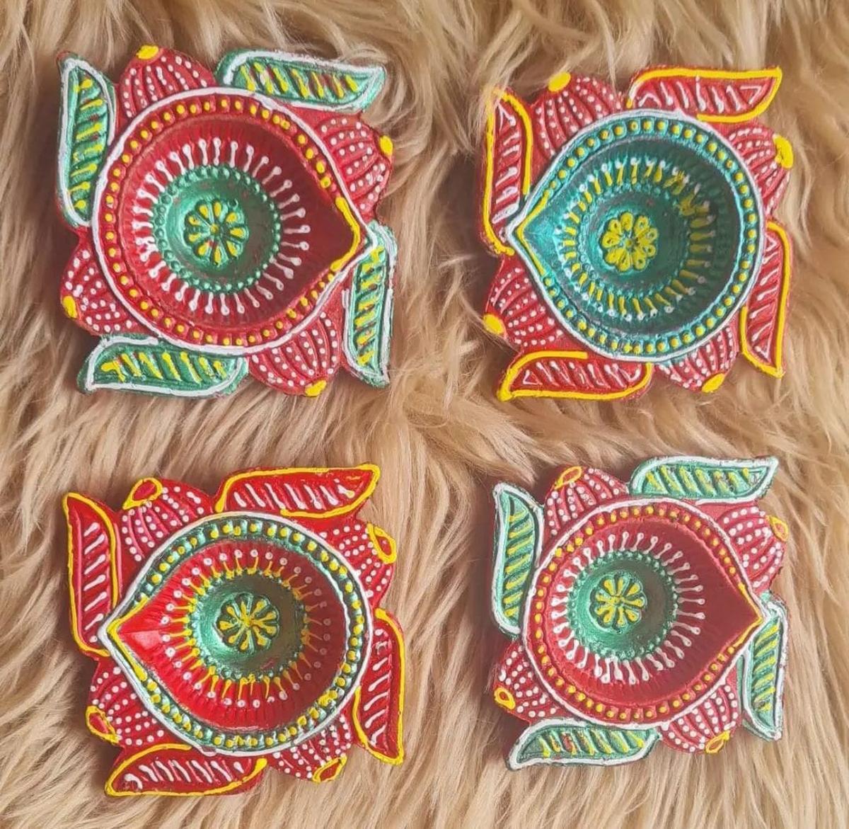 Diyas handpainted by Reshma Bheda 