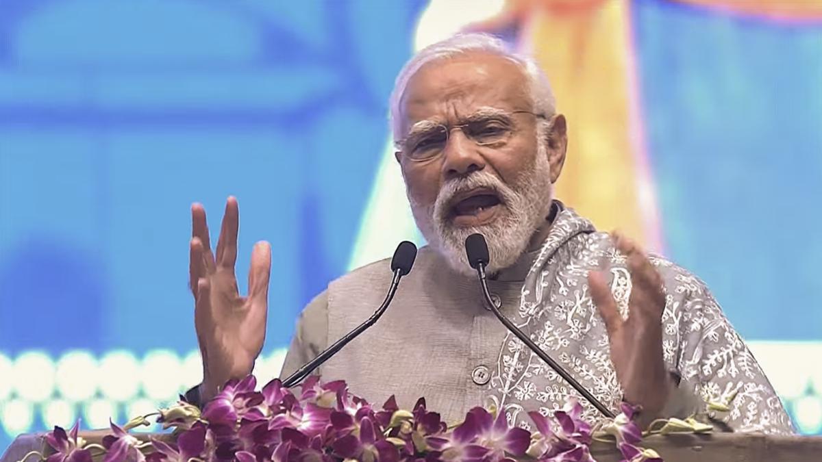 Sikh gurus taught Indians to live for their land's glory: PM Modi