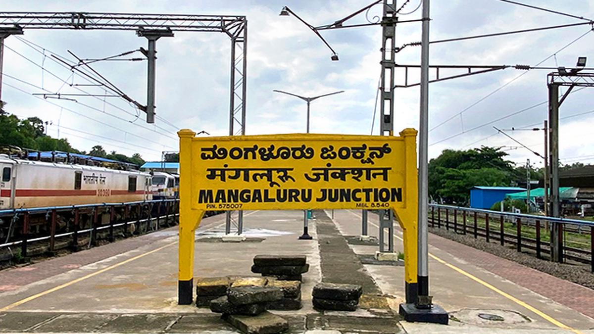 MPs join passengers in demanding regularisation of Vijayapura-Mangaluru Junction Express Special service