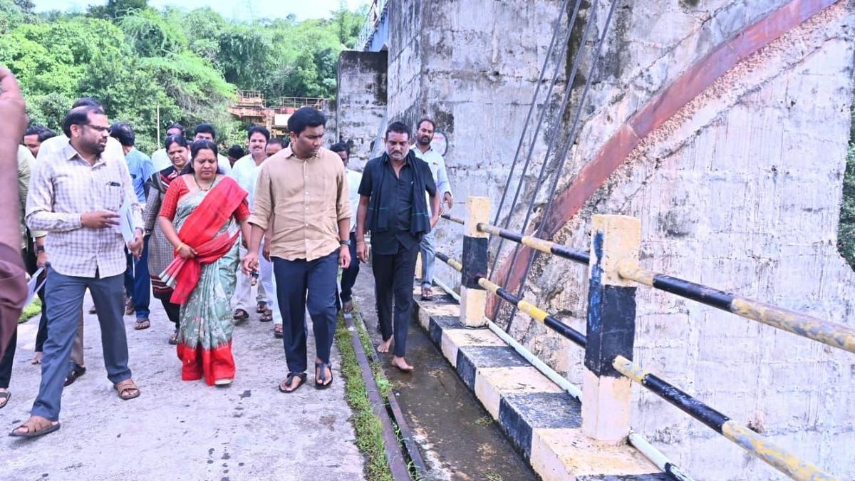 6,000 acres of paddy inundated as Yeleru reservoir hits full storage level in Kakinada