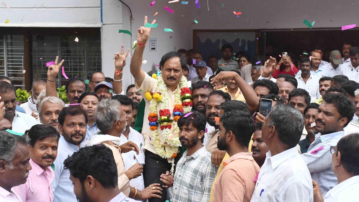 Shankar Mugad defeats Vinay Kulkarni’s wife Shivaleela Kulkarni in DAMUL elections