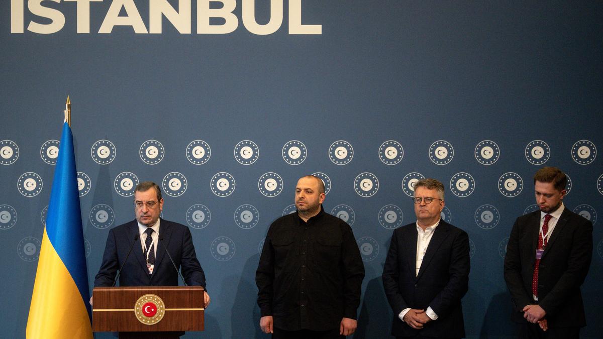 In Istanbul, Russia and Ukraine talk peace but are still far apart on truce 