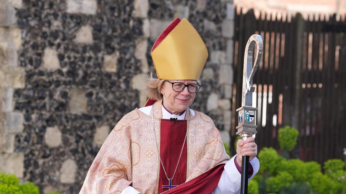 Archbishop of Canterbury Sarah Mullally meets with pope and prays at the Vatican