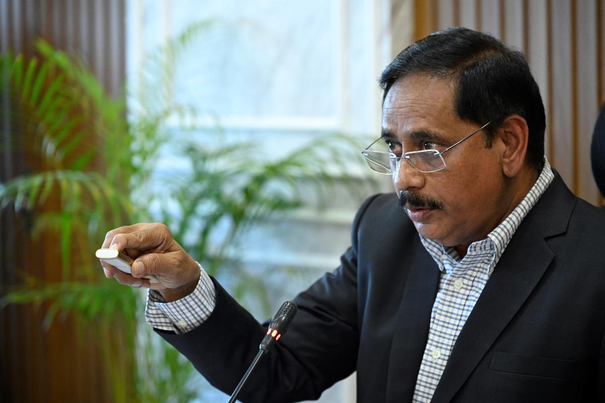 NVS Reddy, MD, HAML & HMR addressing a press conference media on Metro Phase-II project and successful completion of seven years of Metro Rail operations, at Metro Rail Bhavan, Begumpet in Hyderabad on Tuesday (November 26, 2024).