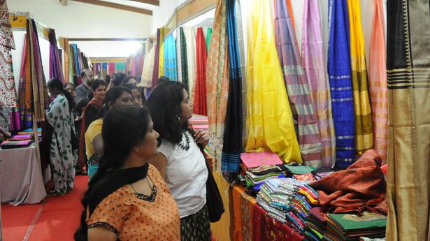 ‘South India saree market likely to touch ₹30,800 crore by FY25’