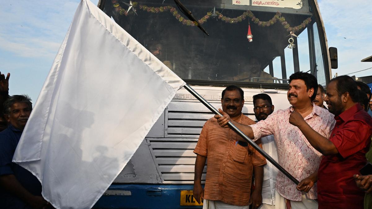 Transport Minister flags off first batch of buses from Goshree islands to Kochi city