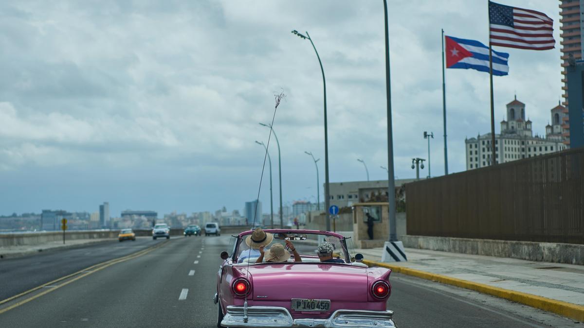 U.S. officials press Cubans for reforms at Havana meeting