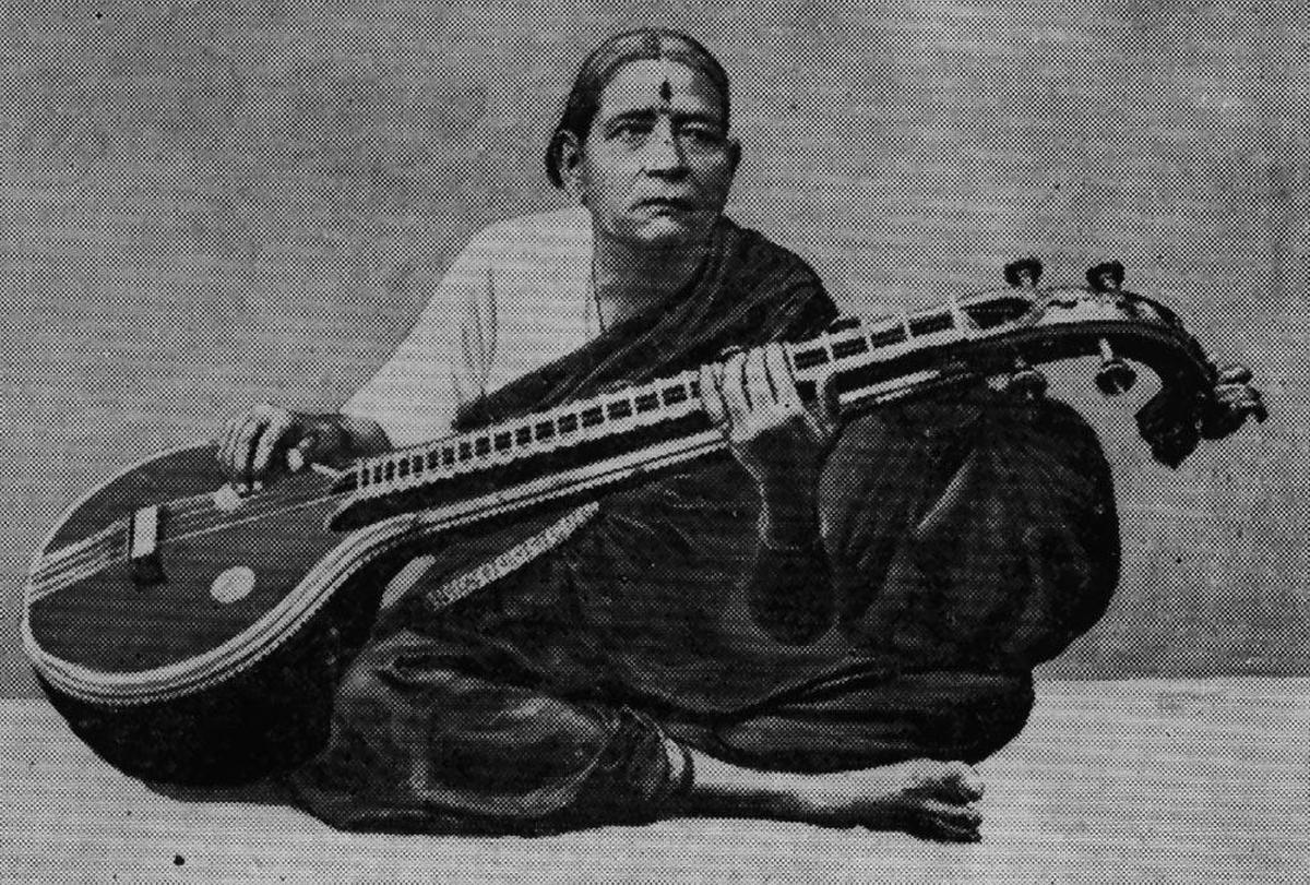 वीणा धनम्मल.