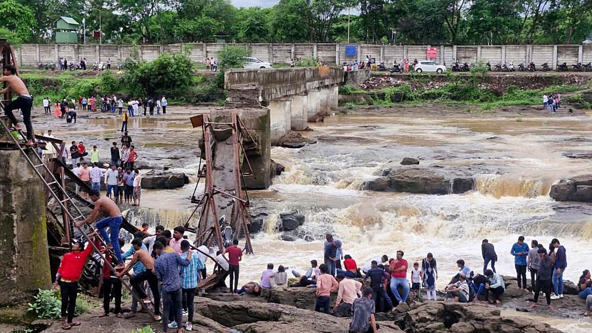 Pune bridge collapse: Police continue search operation; Fadnavis says Indrayani river bridge was declared dangerous
