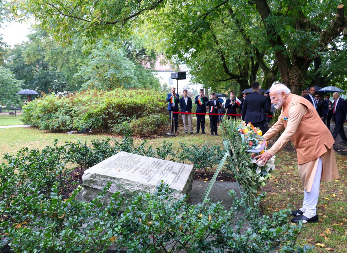 Prime Minister Narendra Modi lays a wreath at the Kolhapur memorial in Warsaw, during his visit to Poland in August 2024.