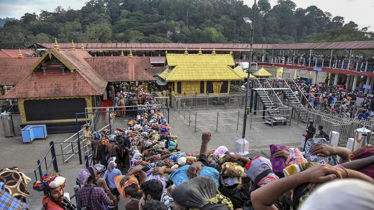 Coast guard chopper on training sortie flies over Sabarimala; ICG says due to bad weather