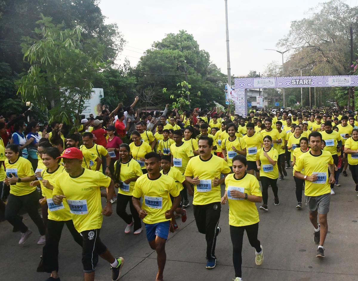 A good number of people take part in Mangalore Marathon