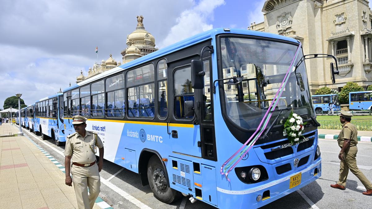 CM Siddaramaiah claims 5 guarantee schemes are providing financial assistance of at least ₹4,000 per month to each family in Karnataka