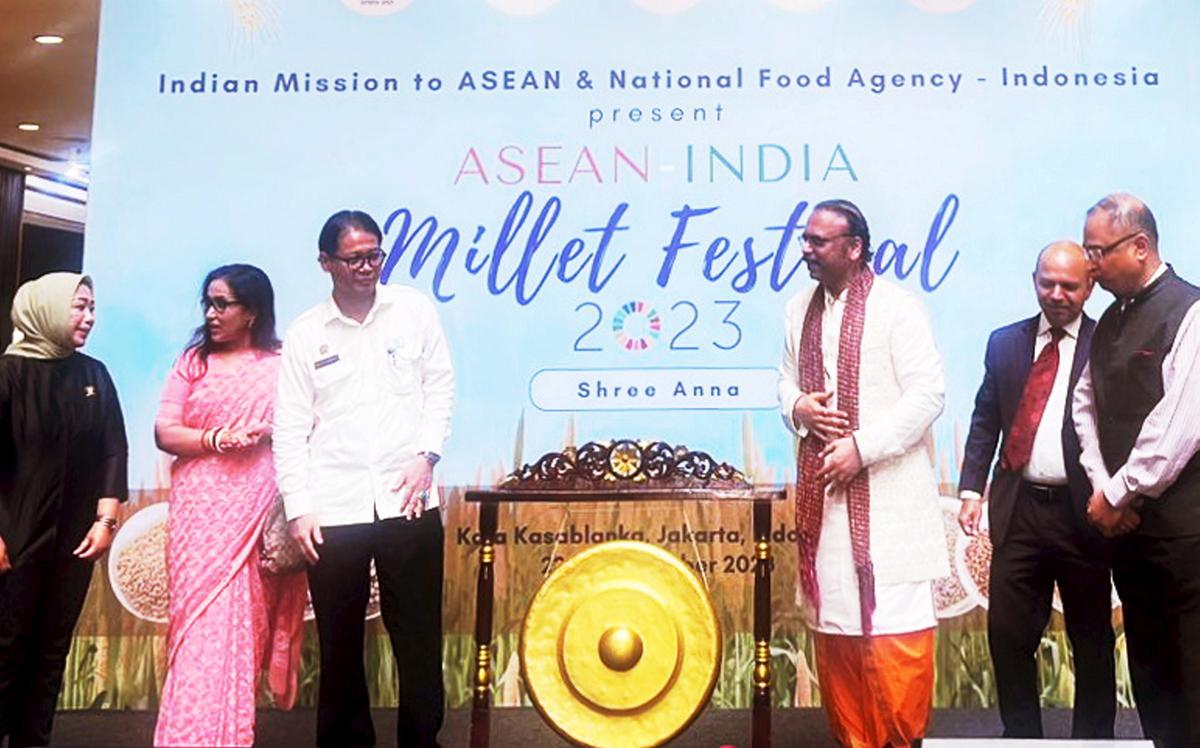 India meluncurkan festival millet selama lima hari di india untuk menciptakan kesadaran dan menciptakan pasar bagi produk berbasis millet di ASEAN.