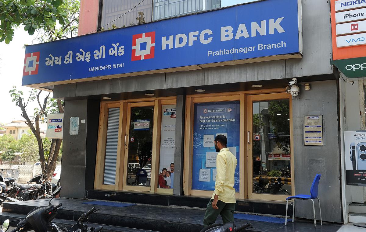 HDFC Bank Q2 net jumps 22.3% to ₹11,125 crore on lower provisions