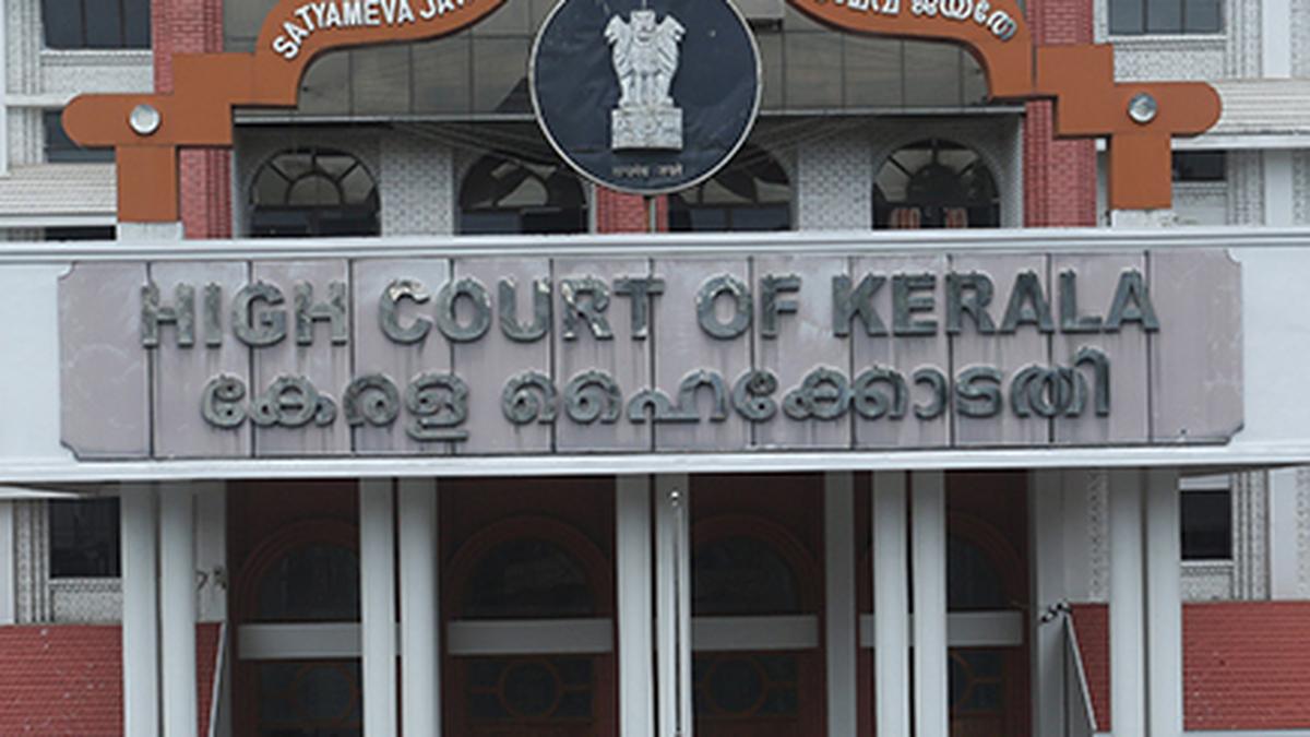Munambam land dispute: Kerala HC Division Bench stays single judge order quashing Ramachandran Nair Commission