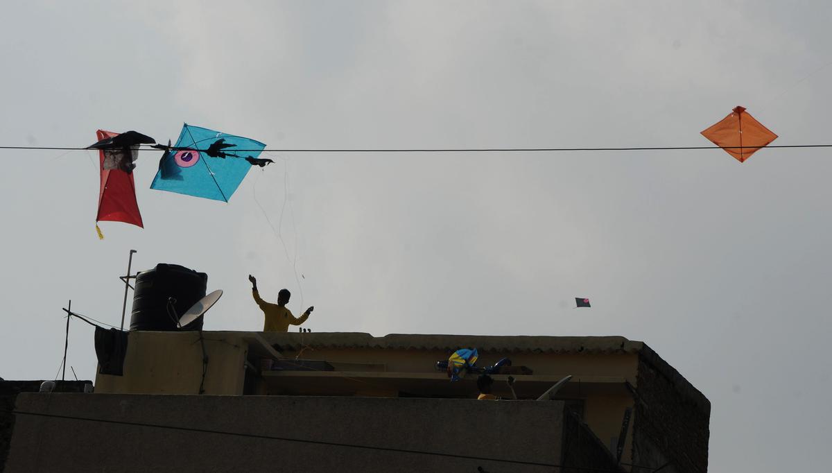 Boy dies after neck cut by thread of kite in Belagavi