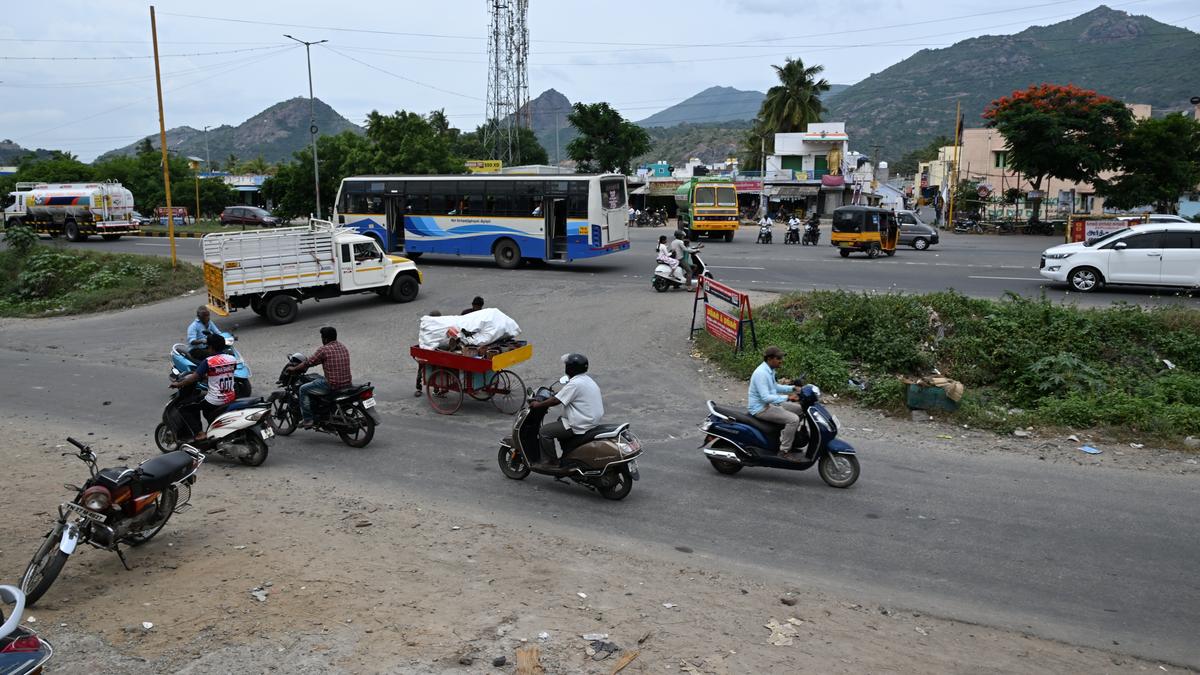 Residents demand flyovers at accident-prone Kitchipalayam and Erumapalayam Junctions