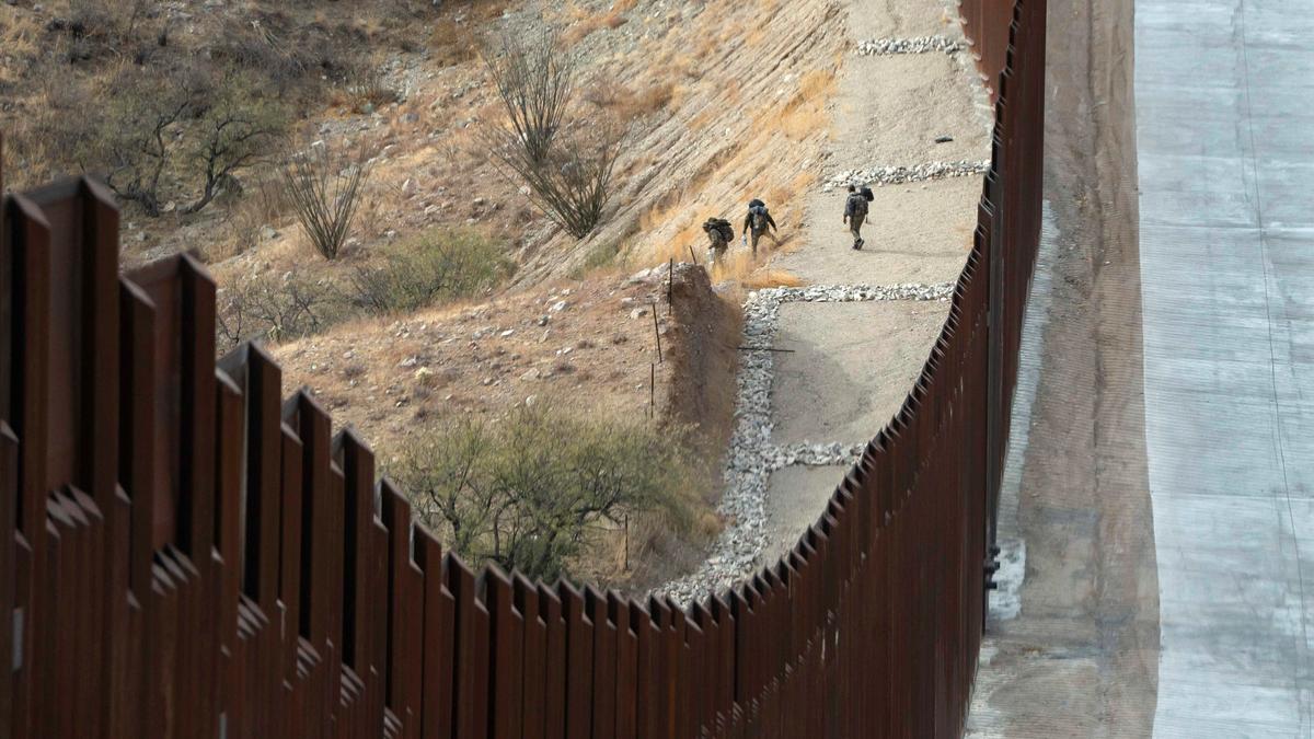 Pentagon is sending 1,500 active duty troops to help secure the U.S.-Mexico border