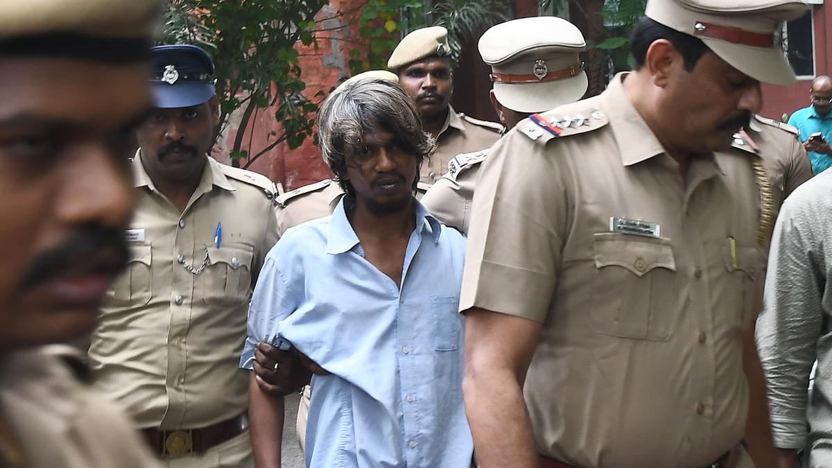 ‘Karukka’ Vinoth, who hurled petrol bombs near Raj Bhavan gates in Chennai, detained under Goondas Act 