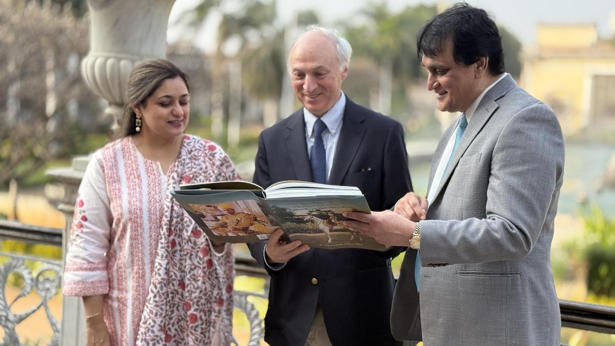 Book sheds light on unseen side of Mukarram Jah