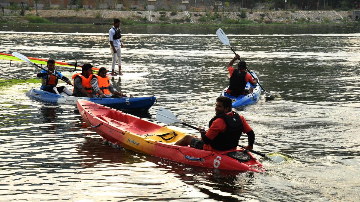 Let’s go kayaking in Hyderabad this weekend