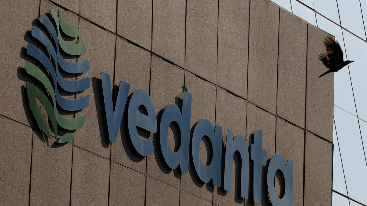 Vedanta repays USD 900 mn loan, deleverages balance sheet by USD 550 mn