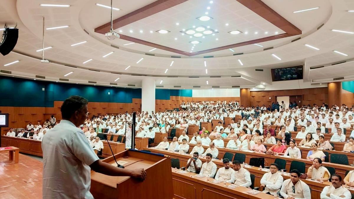 Government committed to resolving problems of goldsmiths and jewellery traders, says Minister