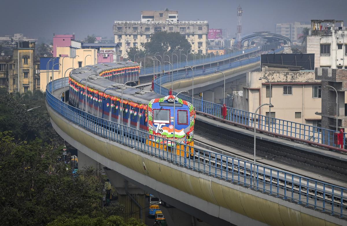 Kolkata Metro, operated by Indian Railways, remains the most affordable, with fares starting at ₹5 for short distances and going up to a maximum of ₹50 for longer routes.