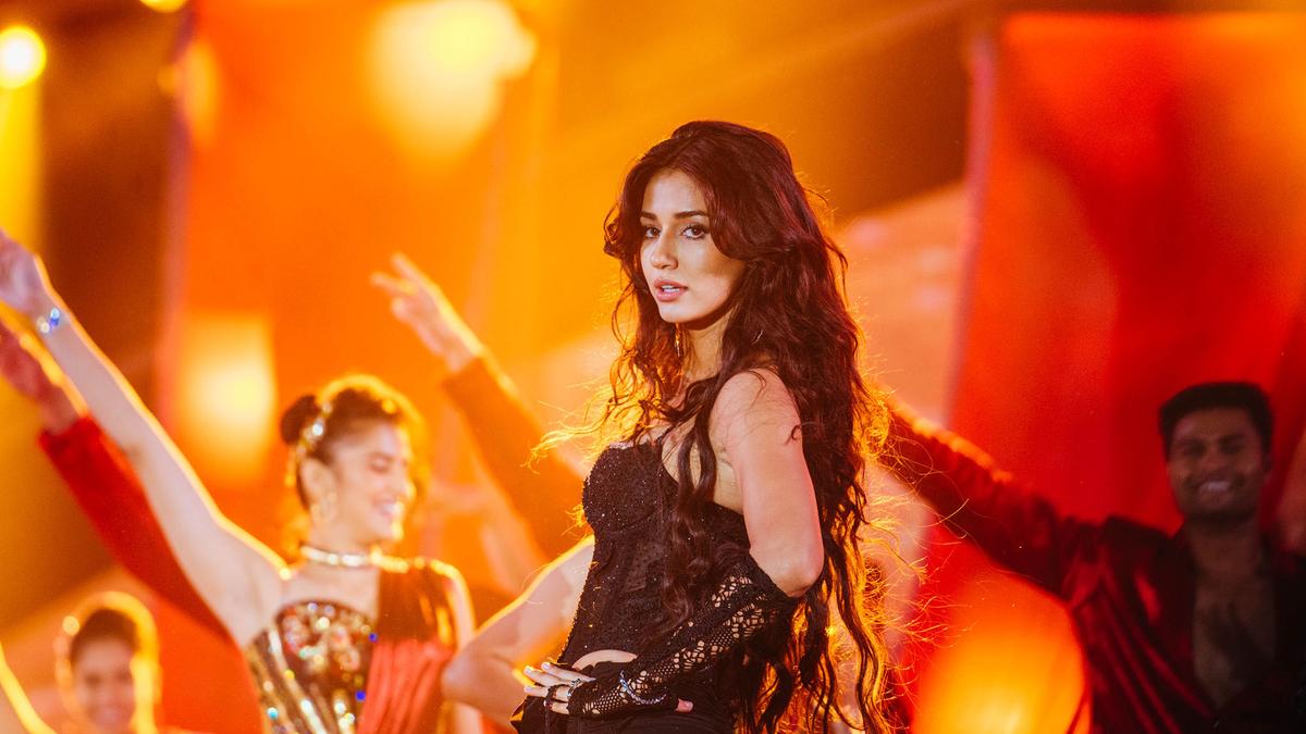 Firing outside Disha Patani's Bareilly home; gangster Goldy Brar claims responsibility