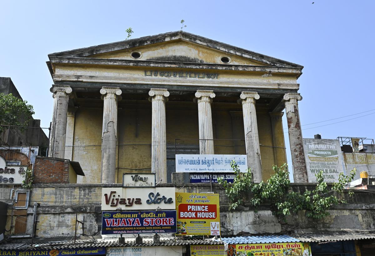 O Salão de Pachaiyappa continua de pé, embora em estado de abandono. Fotografia tirada em agosto de 2024