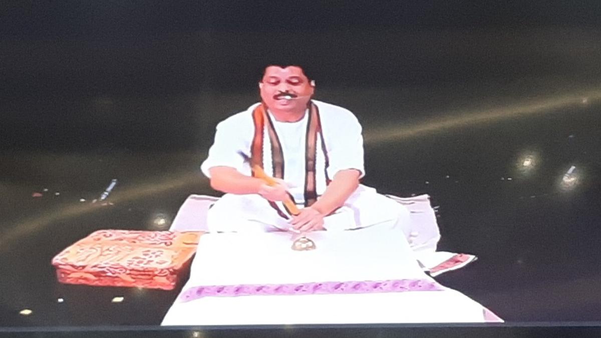 Mangaluru magician Kudroli Ganesh gets Merlin award