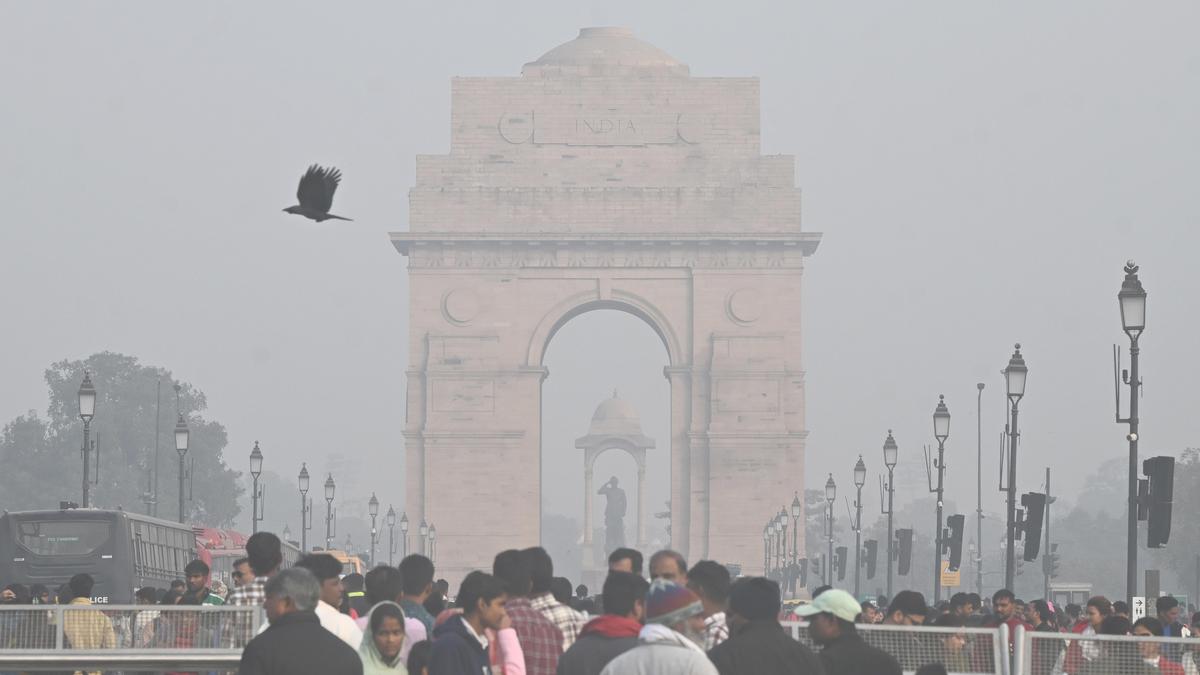 Delhi's air quality 'very poor'; AQI at 366