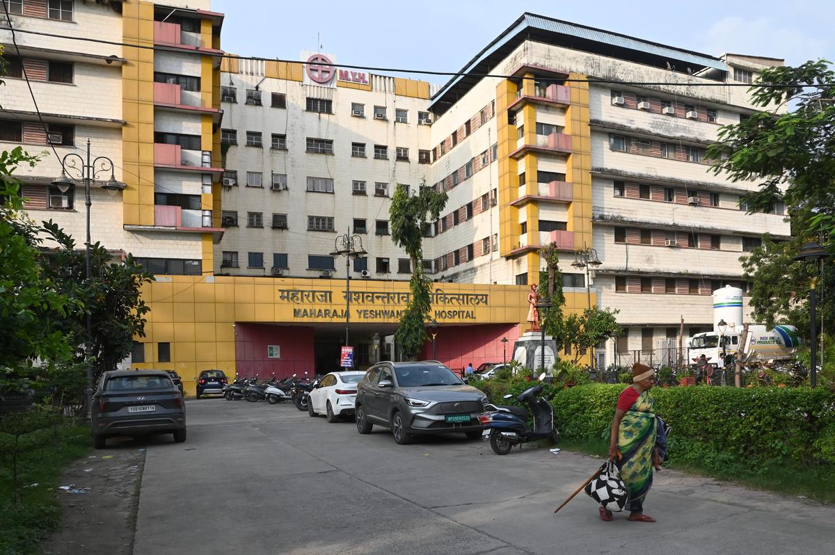 The main building of the Majaraja Yashwantrao Hospital in Madhya Pradesh’s Indore, where two infants were bitten by rats inside the neonatal ICU (NICU) and died days later. 