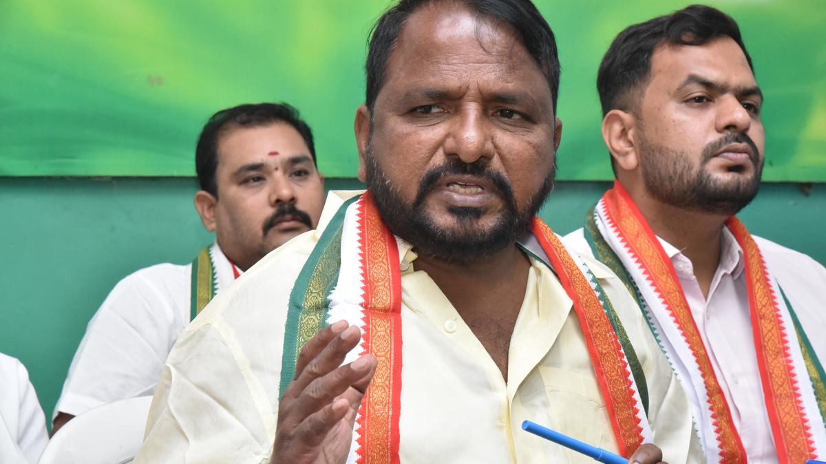 Former Minister Sake Sailajanath joins YSRCP