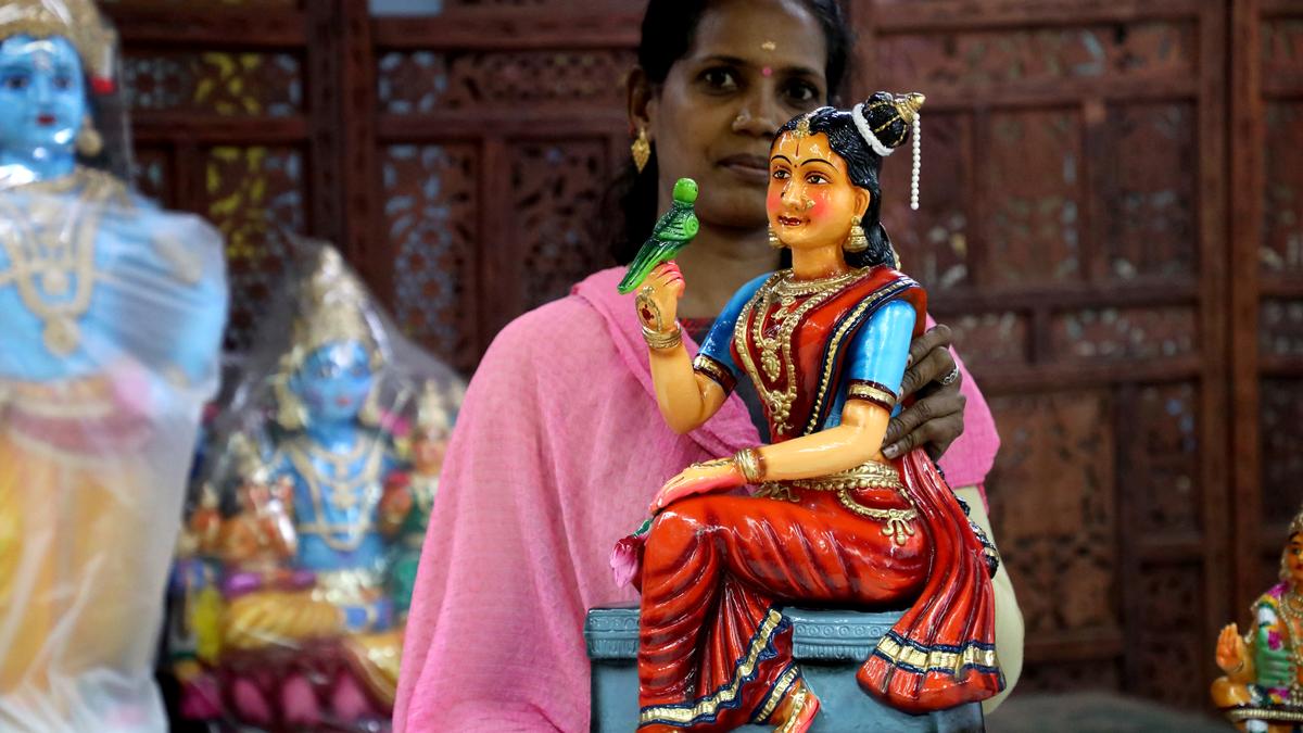 A landmark that has been selling khadi and handicrafts since 1957