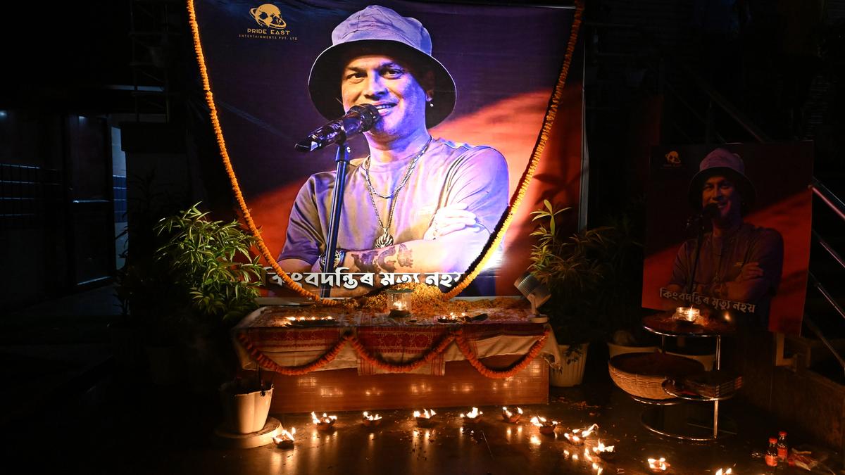 https://th-i.thgim.com/public/incoming/ypzzna/article70105652.ece/alternates/LANDSCAPE_1200/2150_26_9_2025_7_44_28_1_ZUBEEN_SPOTLIGHT_01.JPG