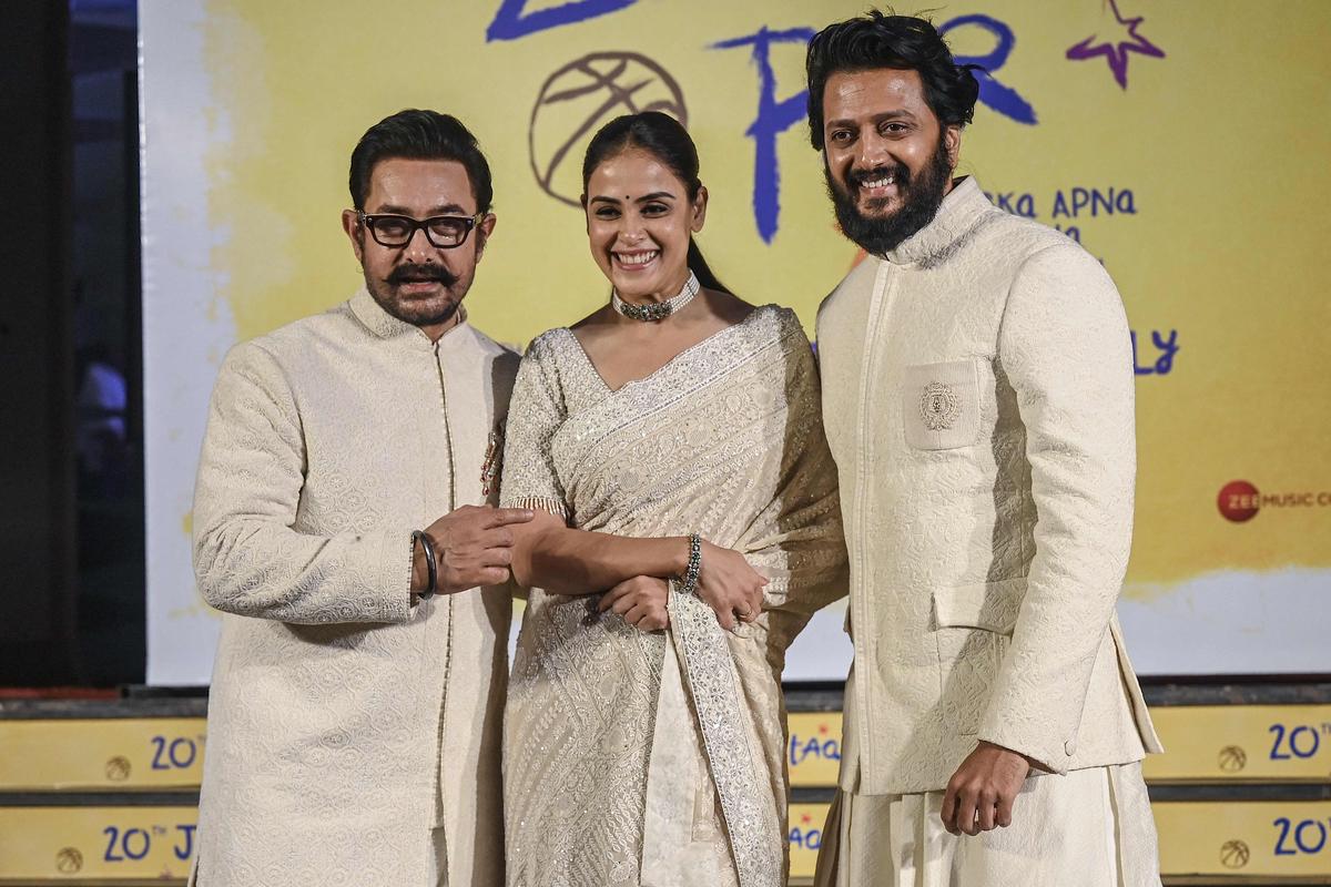 Aamir Khan, Genelia and Ritish Deshmukh participate in the screening of 'Sitare Zameen Paar'